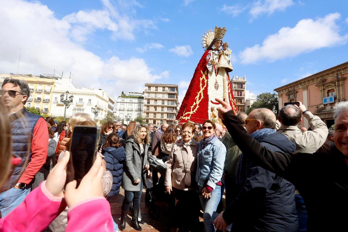 La Plaza de la Virgen se llena para rendirle homenaje a la Geperudeta