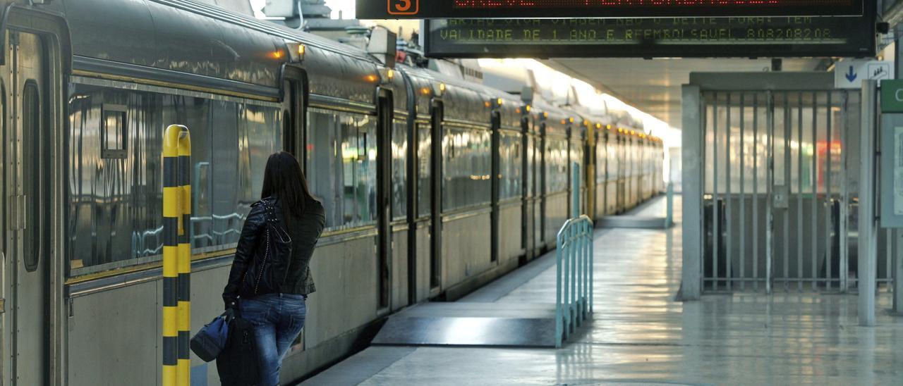 Tren en Oporto.