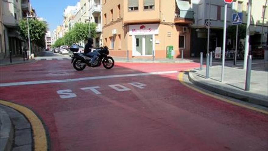 Polémica en Benicarló por un gran stop pintado en un peligroso cruce