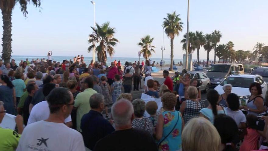 Protesta de los vecinos de Huelin por mejoras en la playa