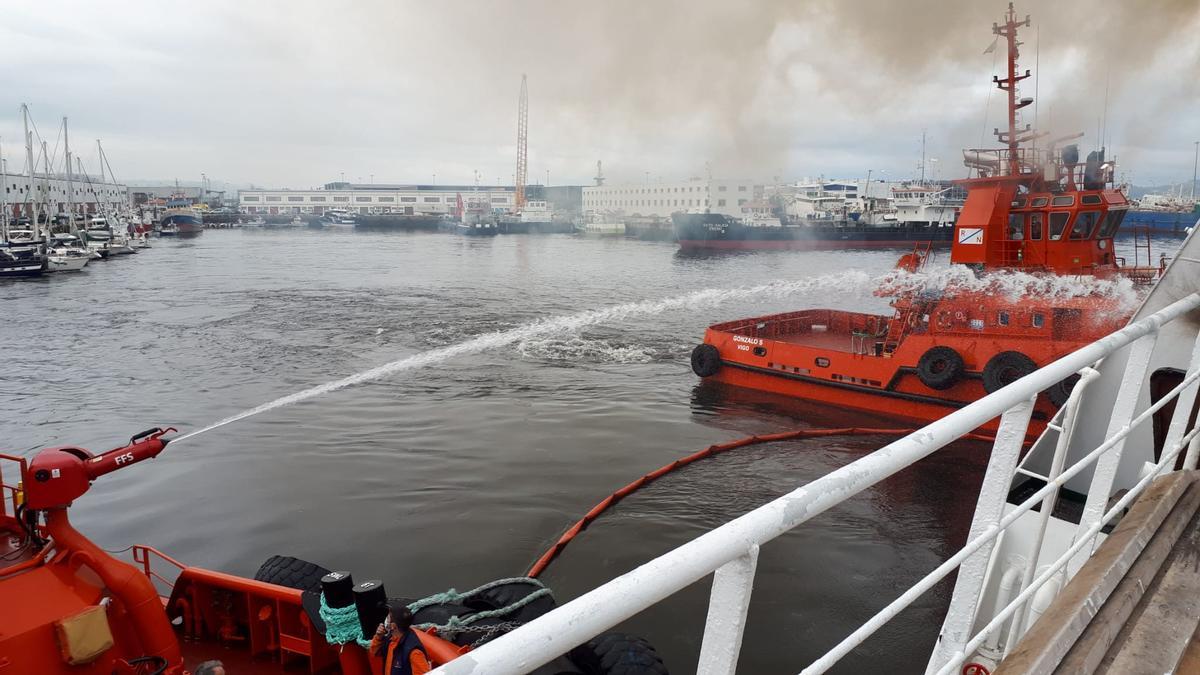 Incendio del pesquero Baffin Bay en el puerto de Vigo