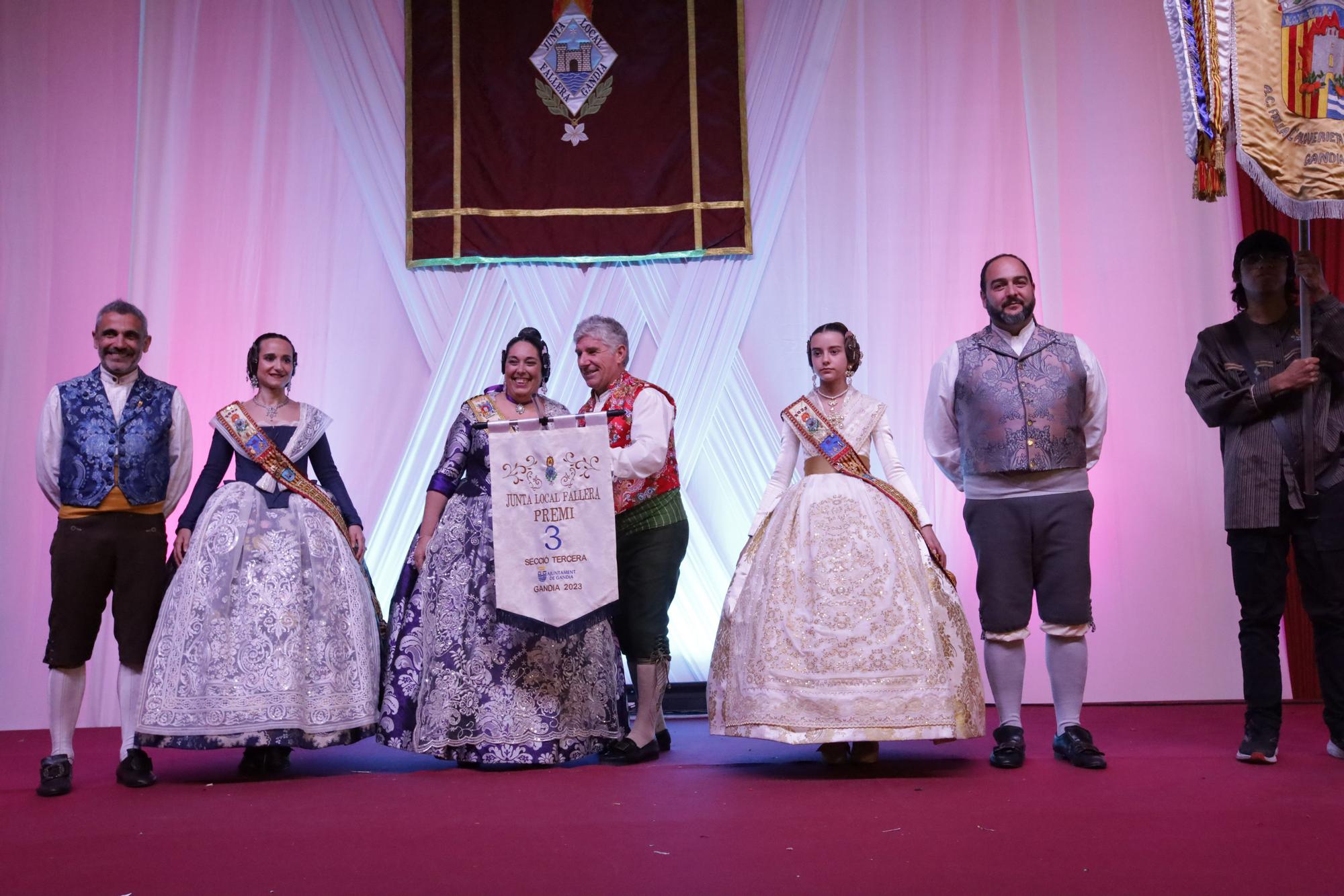 Todas las fotos de la entrega de premios falleros de Gandia