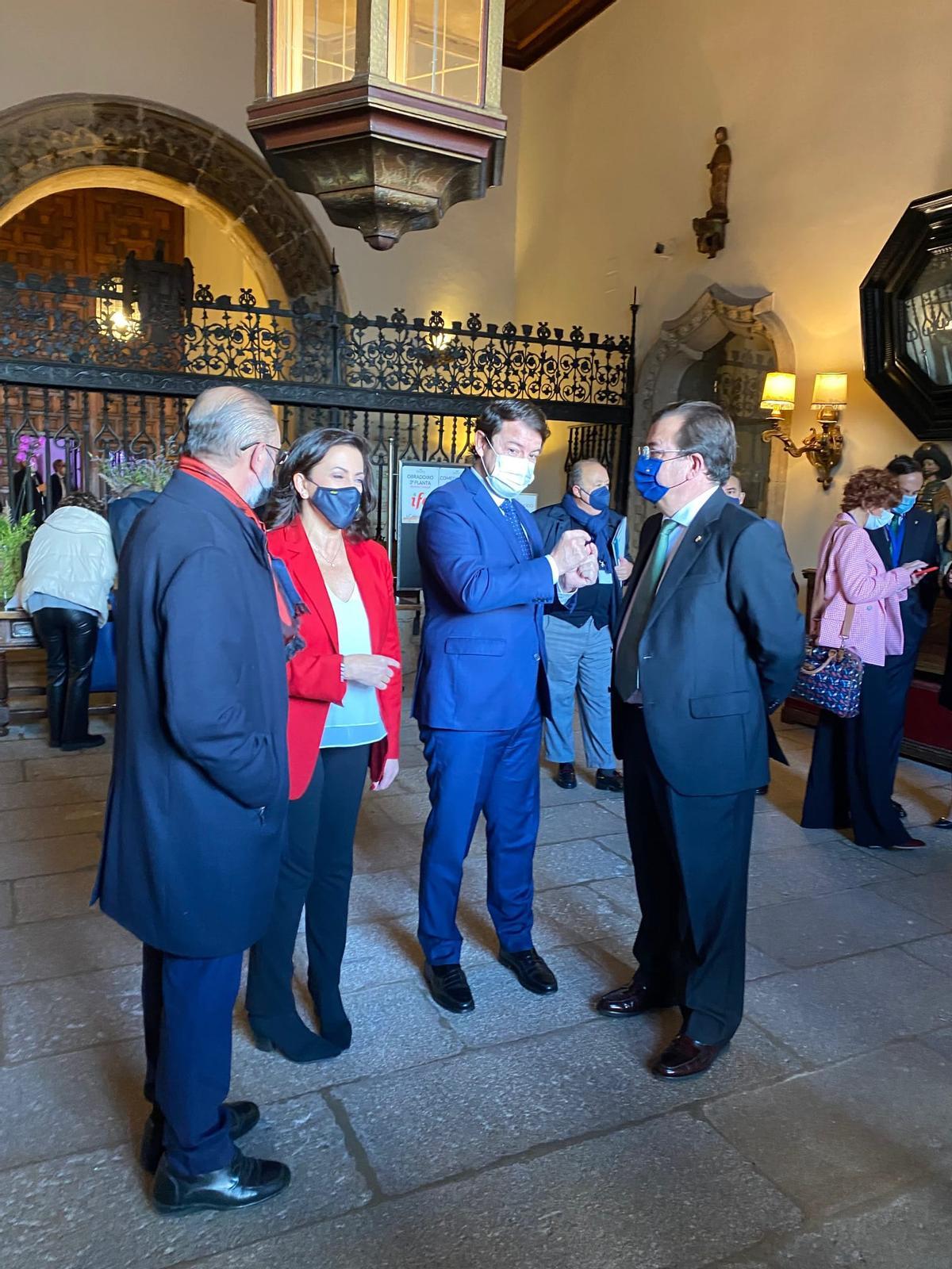 El presidente Lambán, la noche del lunes en Santiago