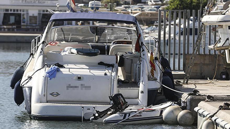 La fallecida fue trasladada en una embarcación particular al puerto deportivo de Santa Eulària.