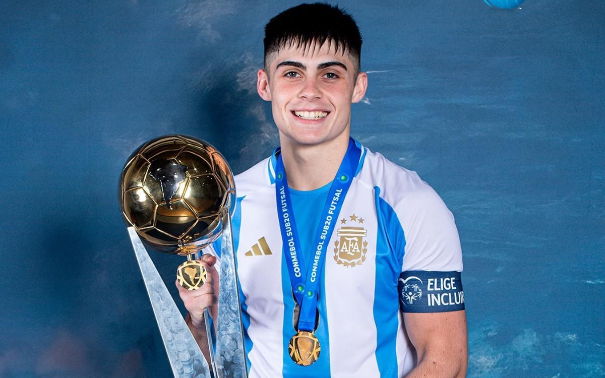 Lucas Granda, con el título sub'20 de la CONMEBOL