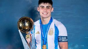 Lucas Granda, con el título sub20 de la CONMEBOL