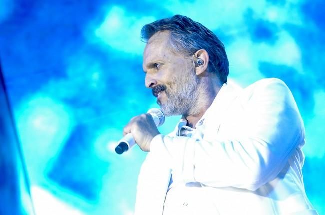 CONCIERTO DE MIGUEL BOSE EN EL PABELLON GRAN ...