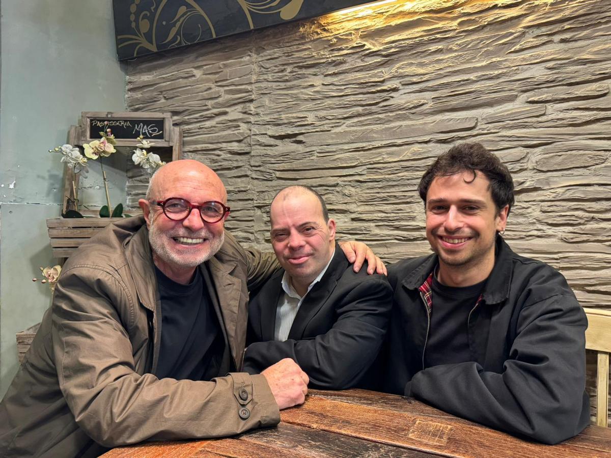José María Batalla, fundador de La Casa de Carlota; David Matas, artista neurodivergente y Martí Roca, director creativo.