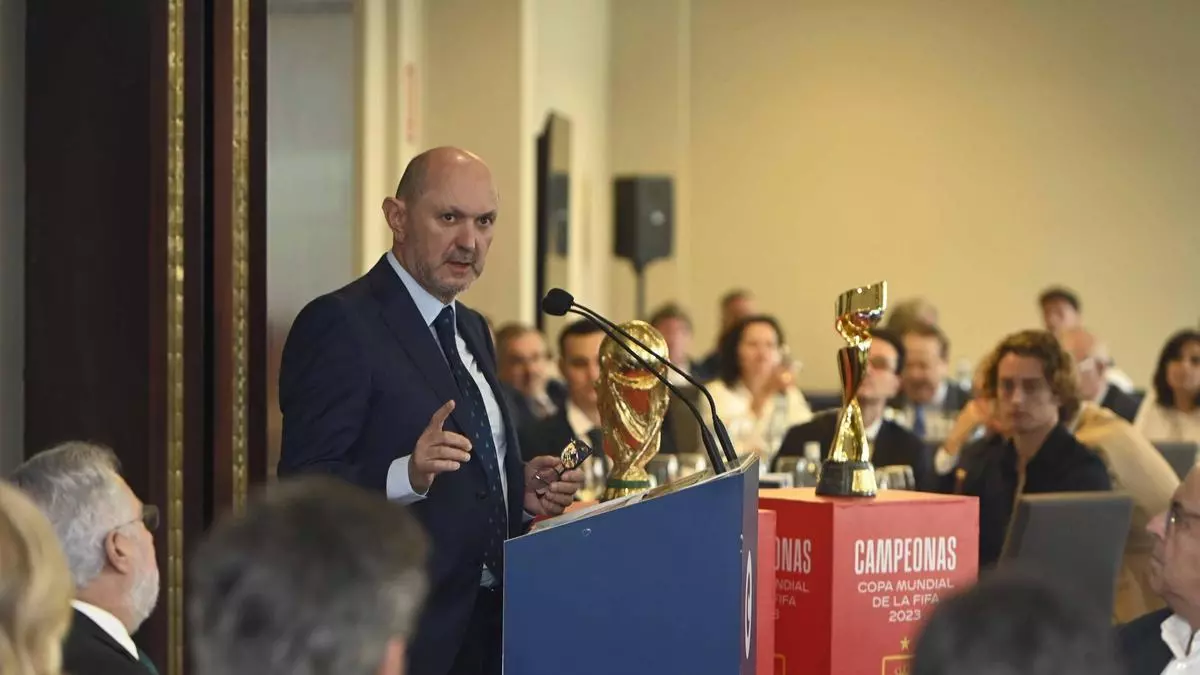 Louzán, sobre la candidatura de Riazor para el Mundial 2030: "La cuenta atrás ya empezó, hay que apurarse"