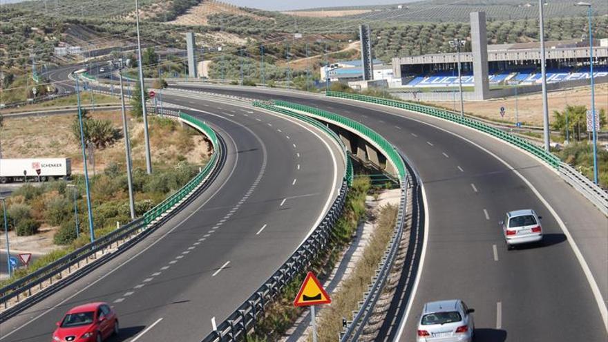 Pérez exige a la Junta el reinicio de las obras de la Autovía del Olivar