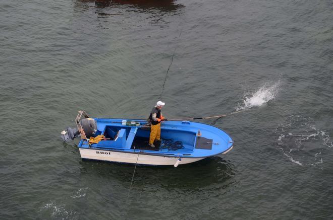 El libre marisqueo se queda sin oxígeno en Arousa