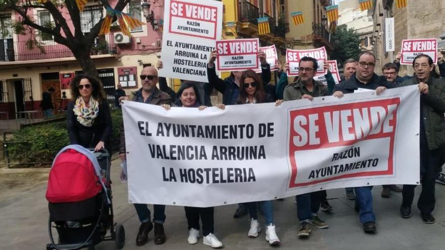 La hostelería se rebela contra el &quot;acoso&quot; del ayuntamiento a las terrazas y los bares