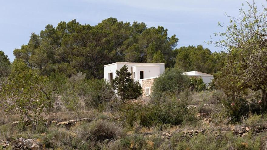 El Consell de Ibiza investiga si el concejal de Sant Josep que dimitió este mes derribó una antigua casa payesa en una zona ANEI