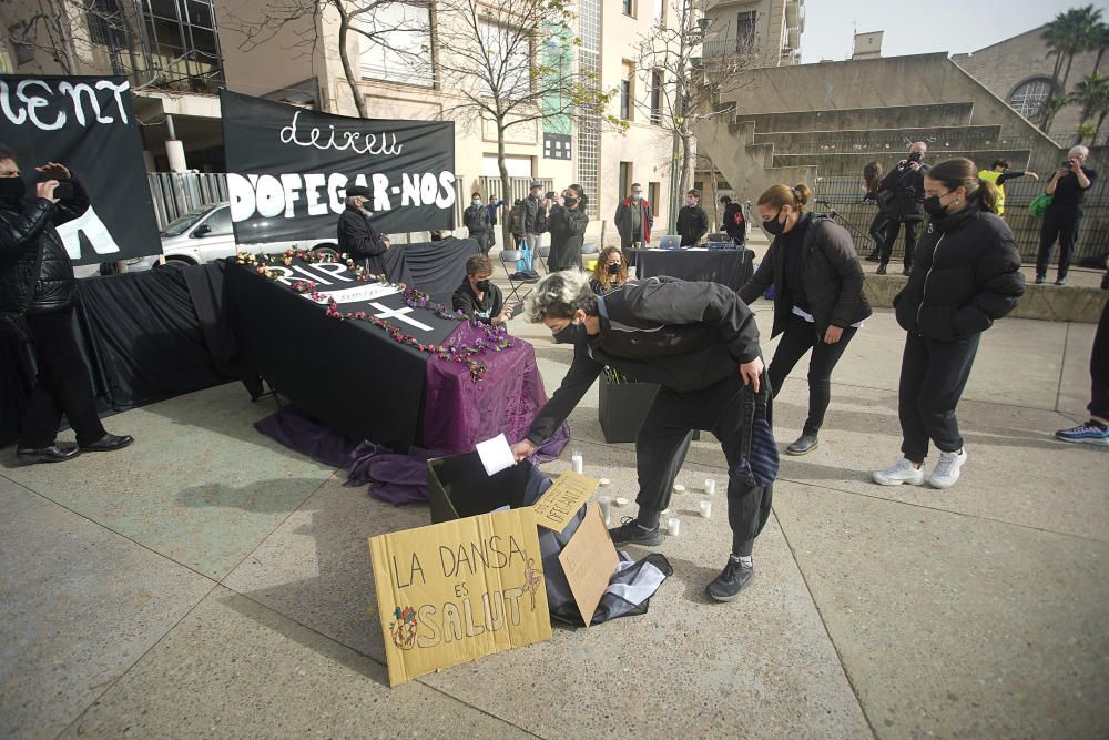 Les escoles de dansa ballen en contra del tancament