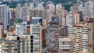 La compraventa de viviendas acelera su caída en Alicante en septiembre