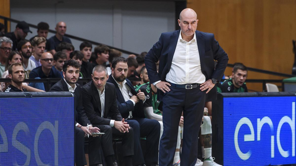 Jaume Ponsarnau, en el partido entre el Bilbao Basket y el Joventut