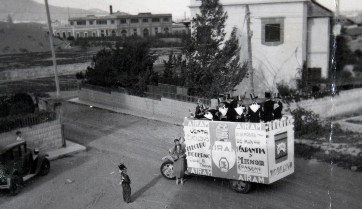 Preparativos de la cabalgata del Carnaval de 1936.