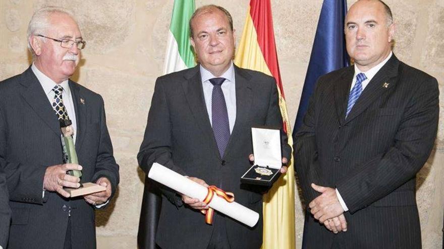 Monago recibe el Premio Mérito Duque de Ahumada &#039;Sentimiento Benemérito&#039;