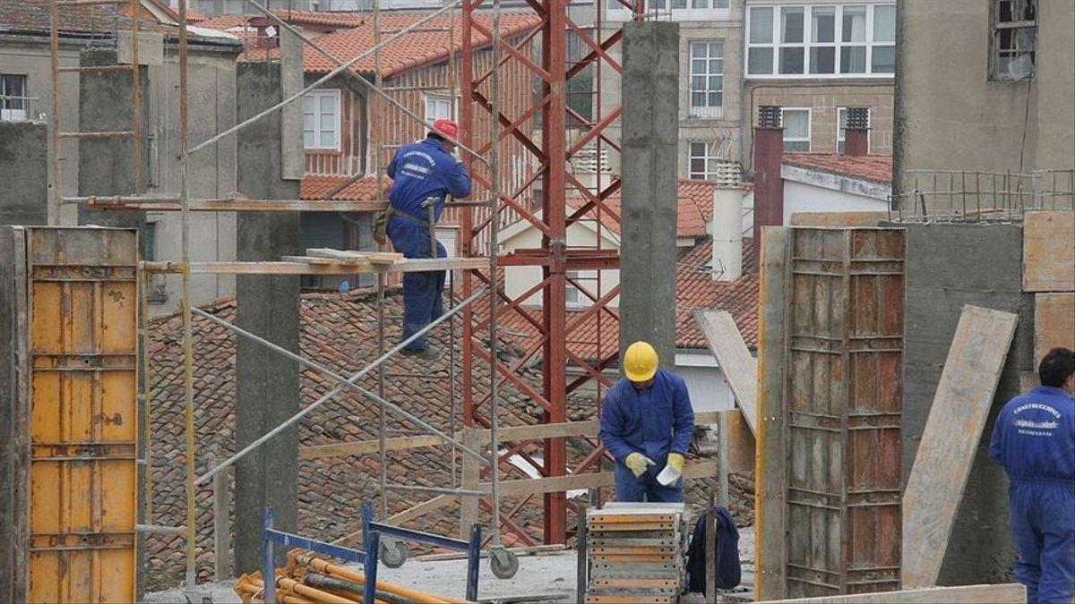 Trabajadores en una obra.