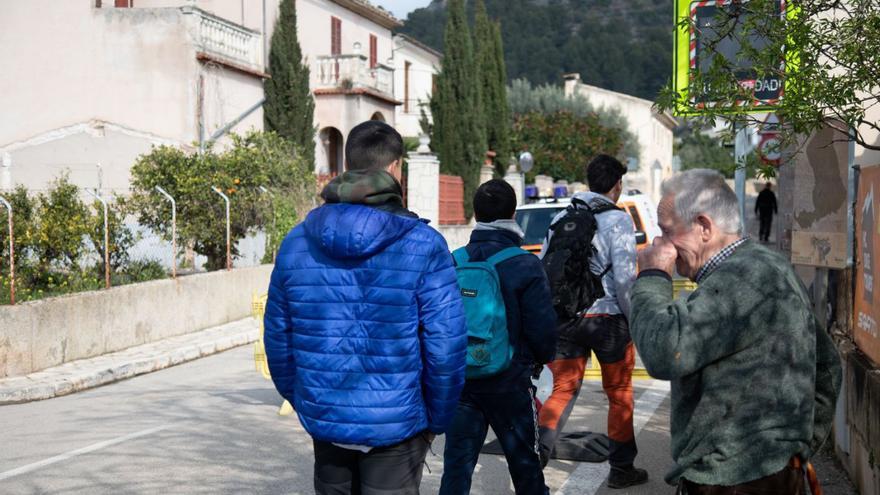 Uno de los puntos de control ayer en la Serra de Tramuntana.