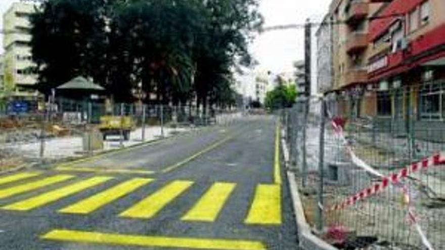 La avenida de la Paz se reabre al tráfico de forma provisional