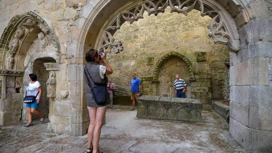 Visitantes en las Ruínas de Santo Domingo. // Gustavo Santos