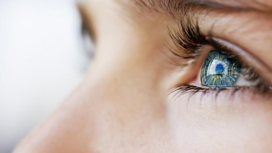 ¿Te lloran los ojos en primavera? Estos son los 6 consejos que debes saber si vives en Canarias