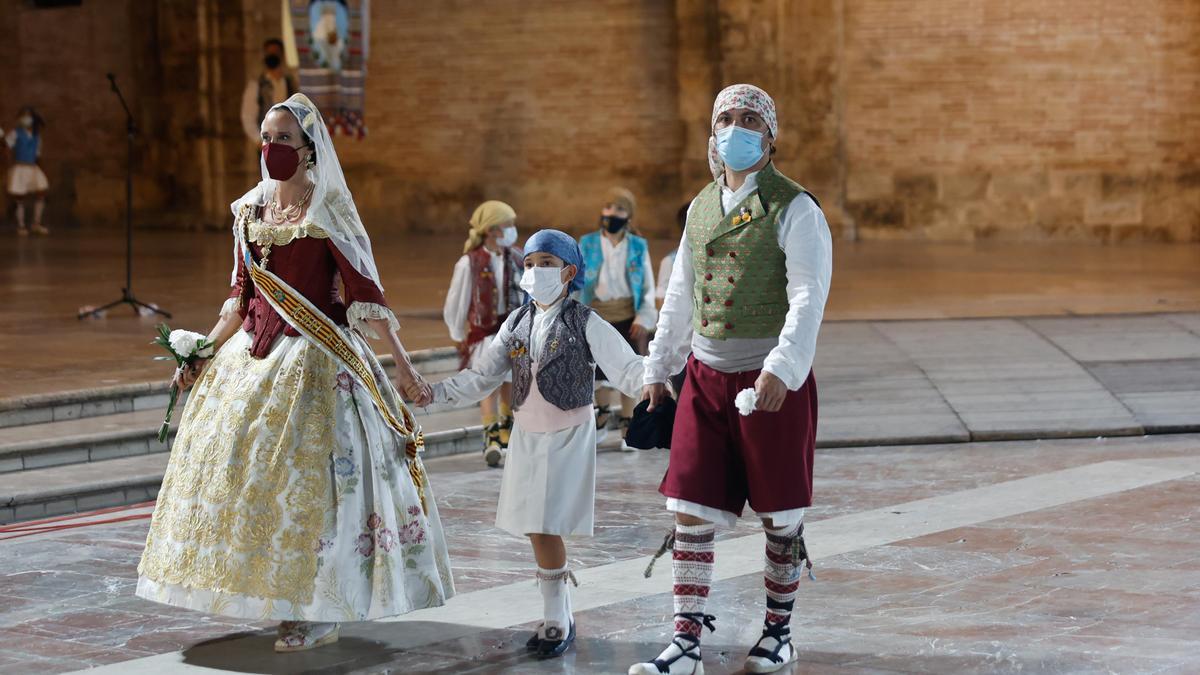 Búscate en el primer día de Ofrenda por las calles del Mar y Avellanas entre las 21:00 y 22:00 horas