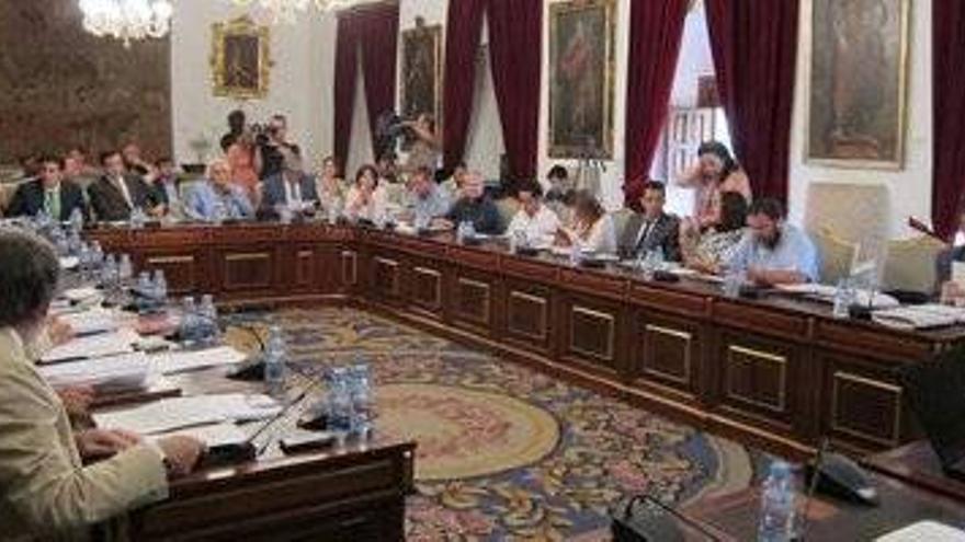 El Pleno de la Diputación da el respaldo definitivo al Plan de Aldeas
