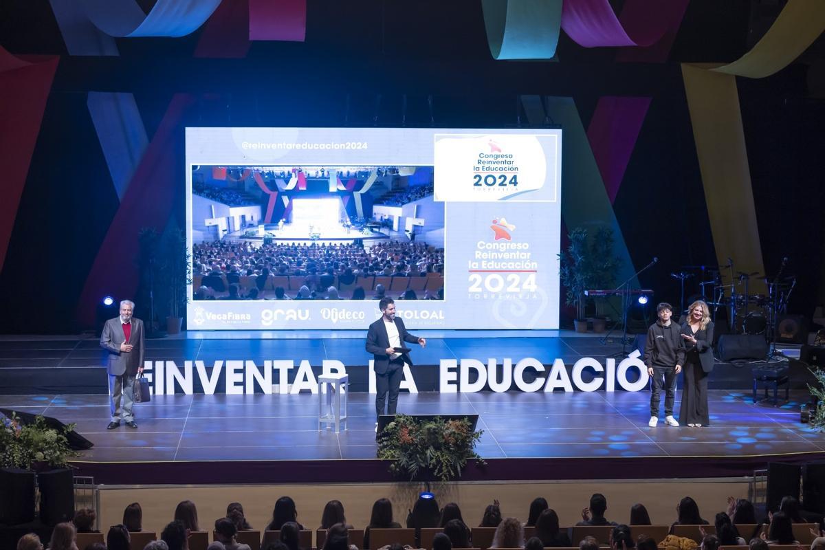 Aquí las mejores imágenes del 3º Congreso "Reinventar la Educación" en Torrevieja