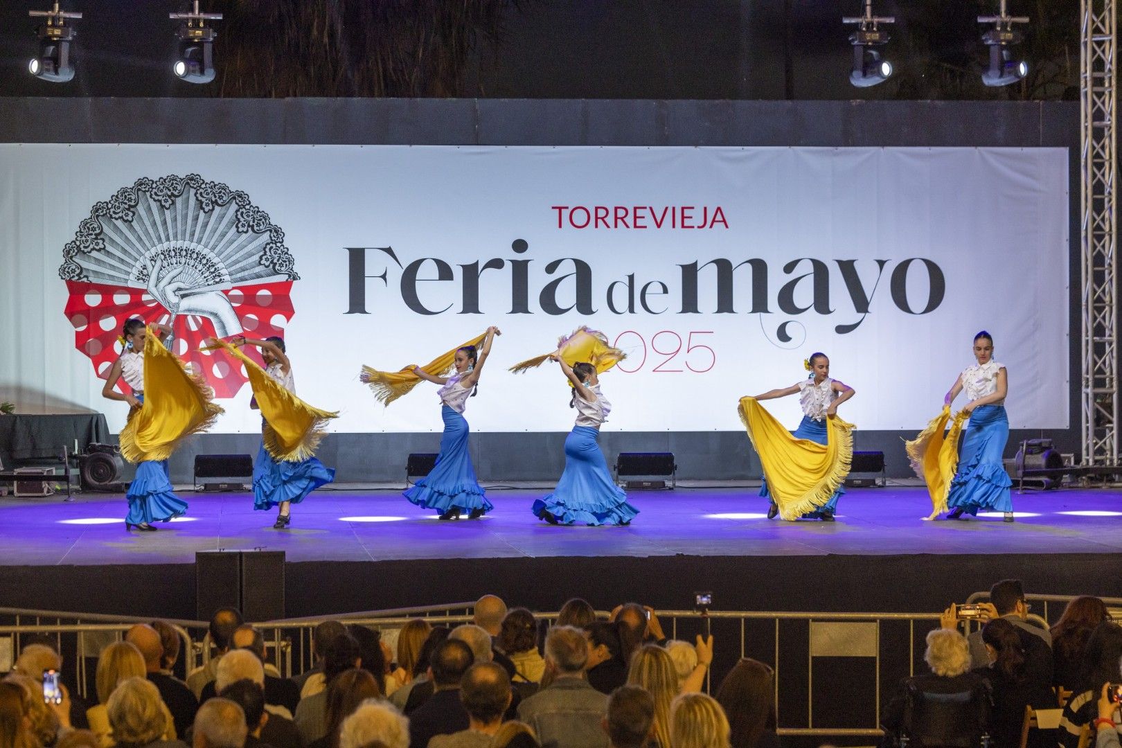 Por sevillanas en la Feria de Mayo de Torrevieja 2025