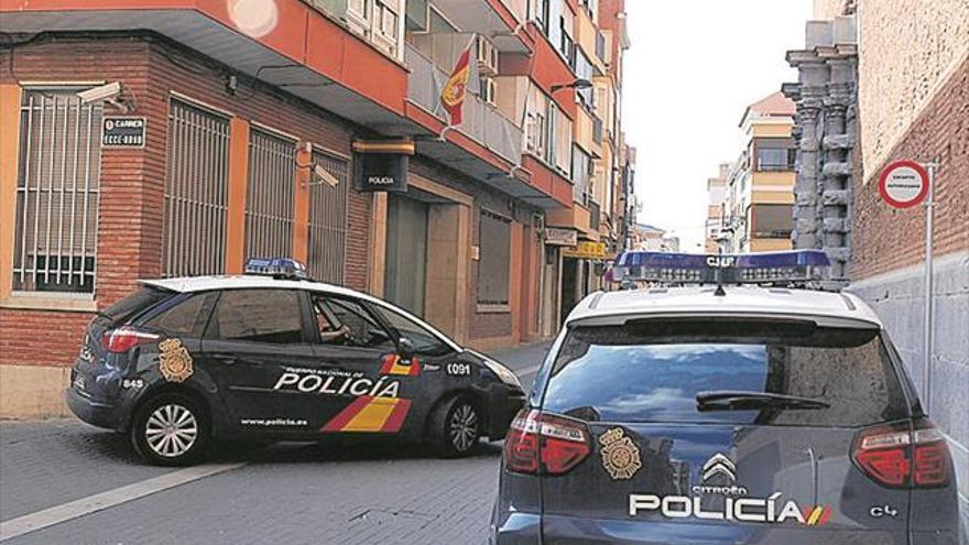 Botellazo y robo a la puerta de un supermercado en Vila-real