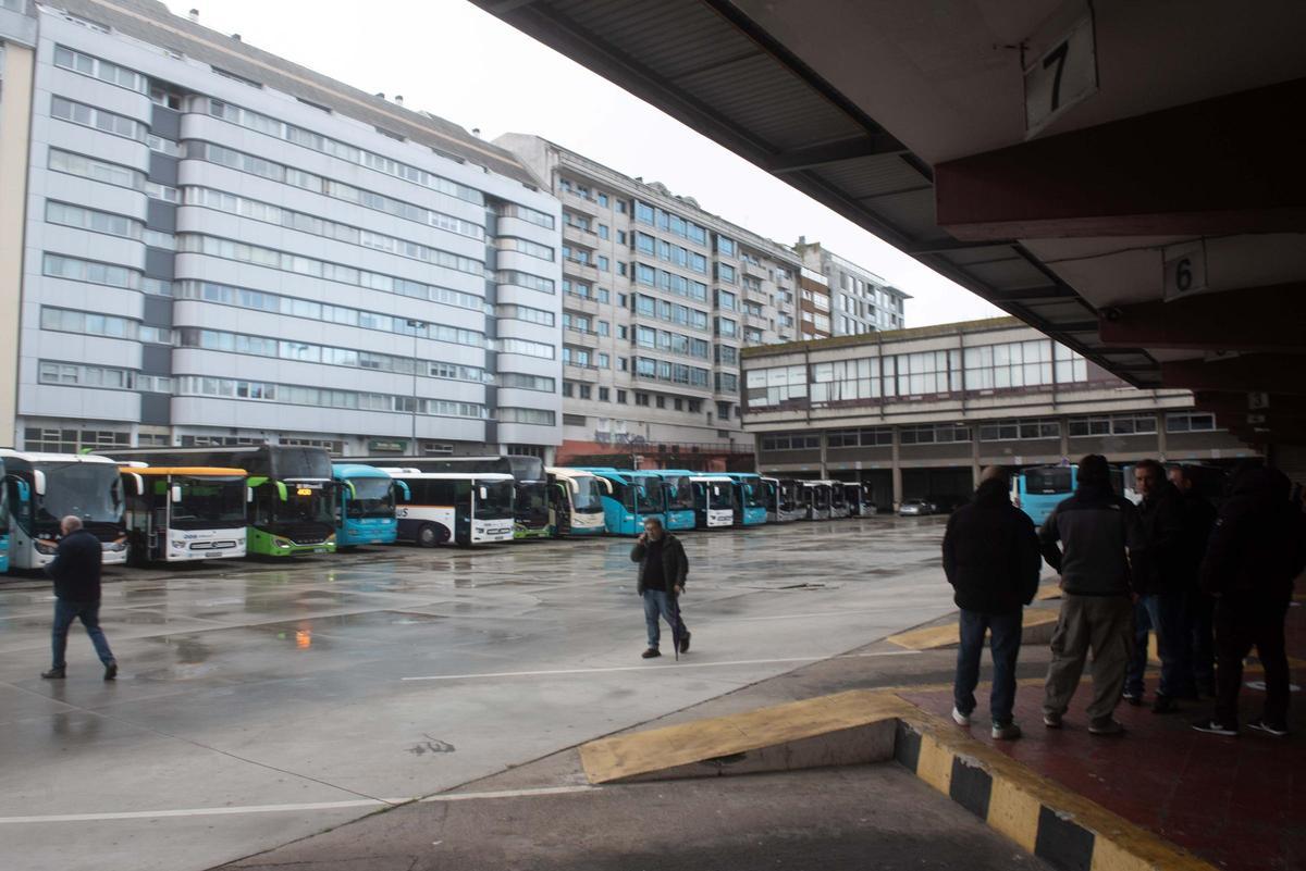 Huelga del transporte interurbano: otro día con los buses parados en la estación de A Coruña