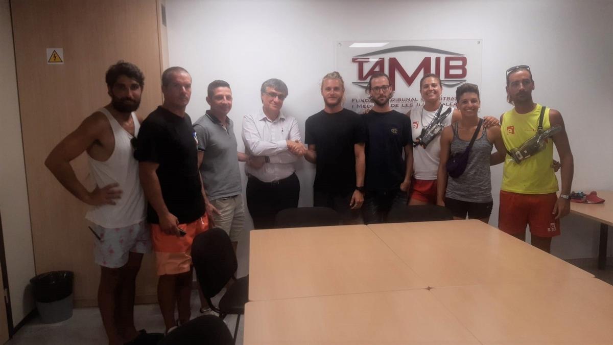 Reunión en el Tamib por la huelga de socorristas de las playas de Palma.