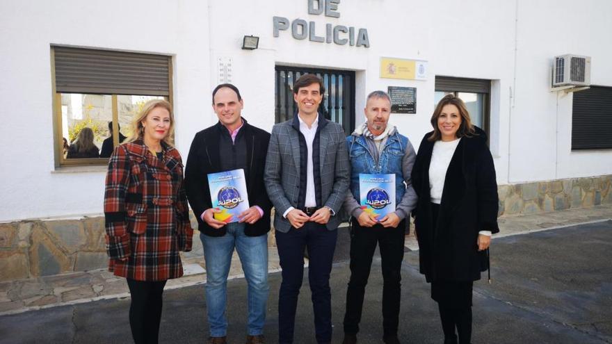 Montesinos, España y Fernández, junto a los representantes de Jupol.