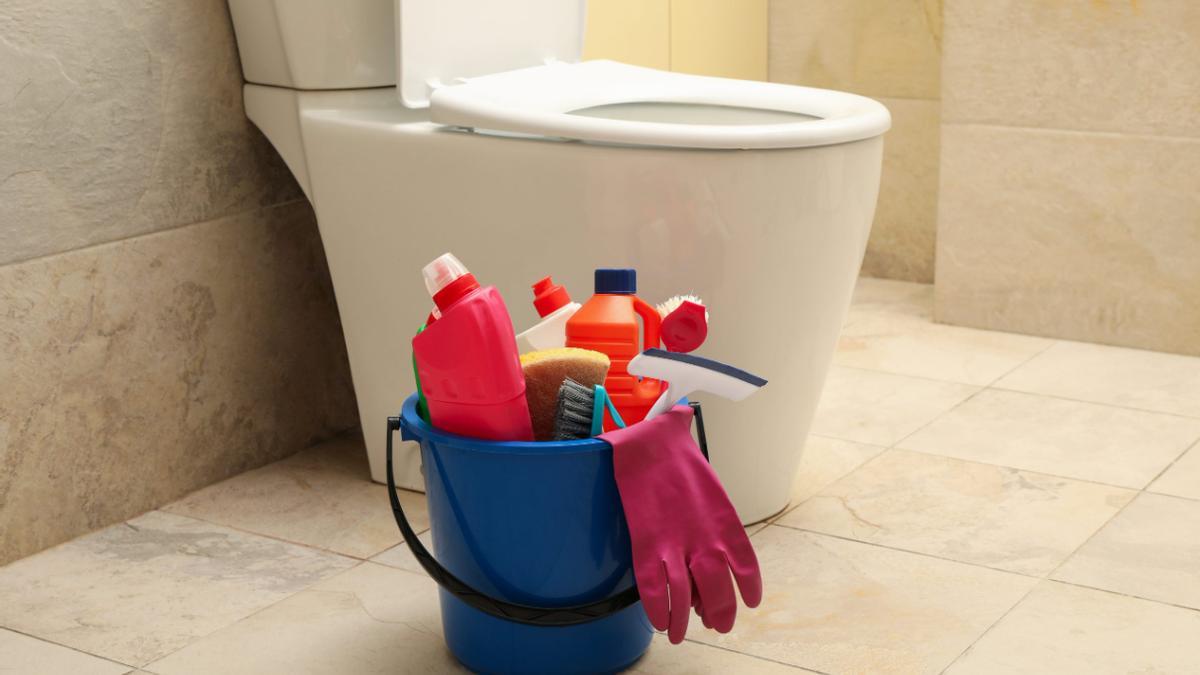 Los pasos que debes seguir para limpiar el baño en diez minutos -  Superdeporte