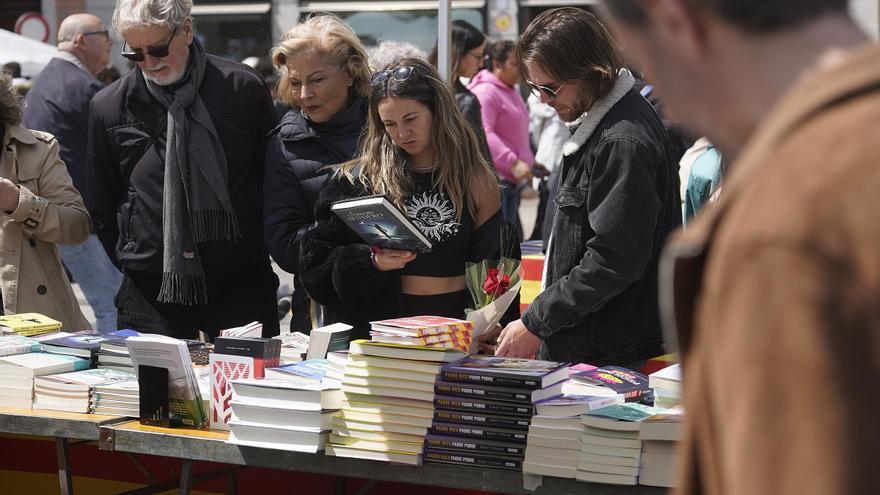 Ramon Gener, Xavi Coral, Joël Dicker i Eva Baltasar, autors més venuts per Sant Jordi