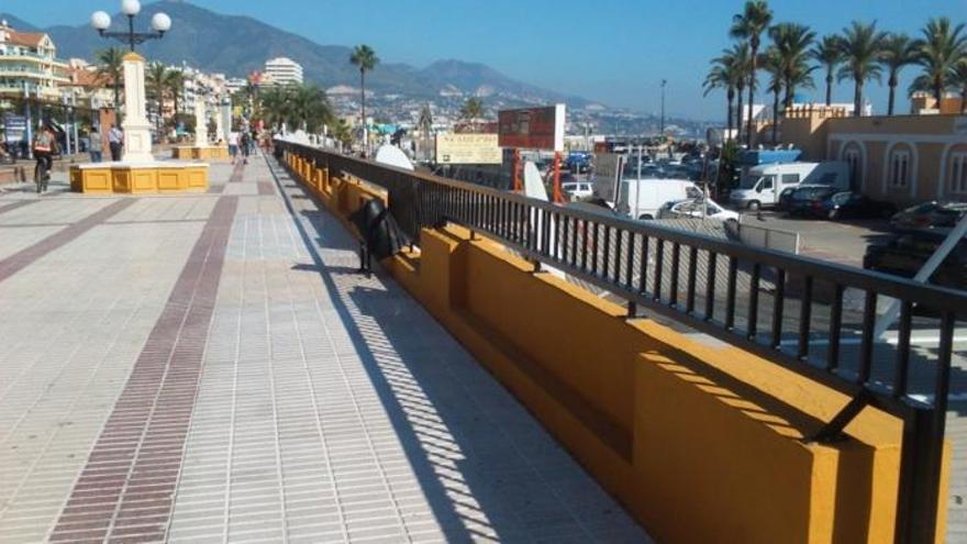 Fuengirola reforma el paseo marítimo frente al puerto deportivo