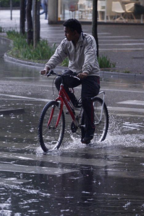 Una forta tempesta deixa 30 litres en una hora en a Girona