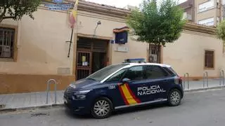 Hallan muerta a una mujer en el registro de la casa del sospechoso del crimen del octogenario de Yecla