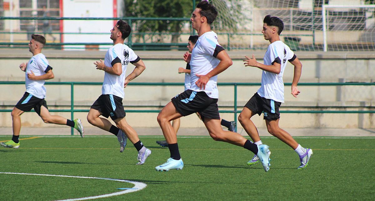 La instalación de gradas es muy importante para jugar en Segunda Federación.