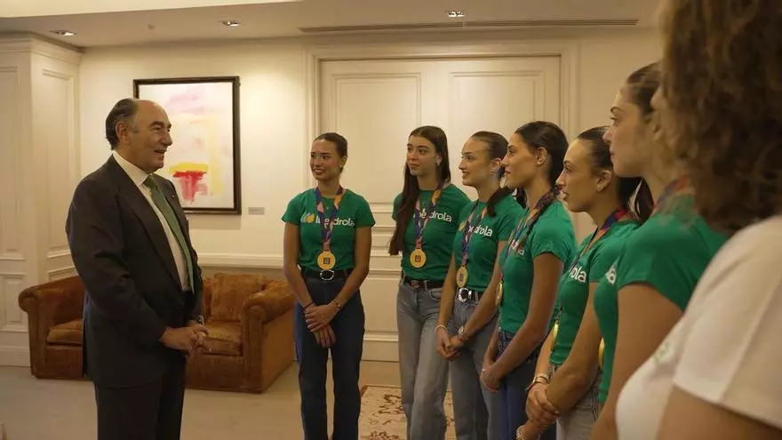 Iberdrola homenajea al conjunto nacional de gimnasia rítmica