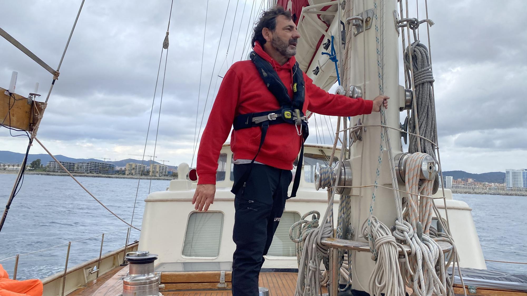 Óscar Camps a bordo del barco Astral.