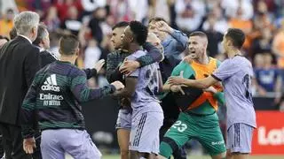Vinicius publica un vídeo con los insultos racistas que ha sufrido: "No es fútbol, es inhumano"