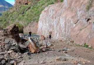 El Cabildo inicia  la reparación de taludes en las vías