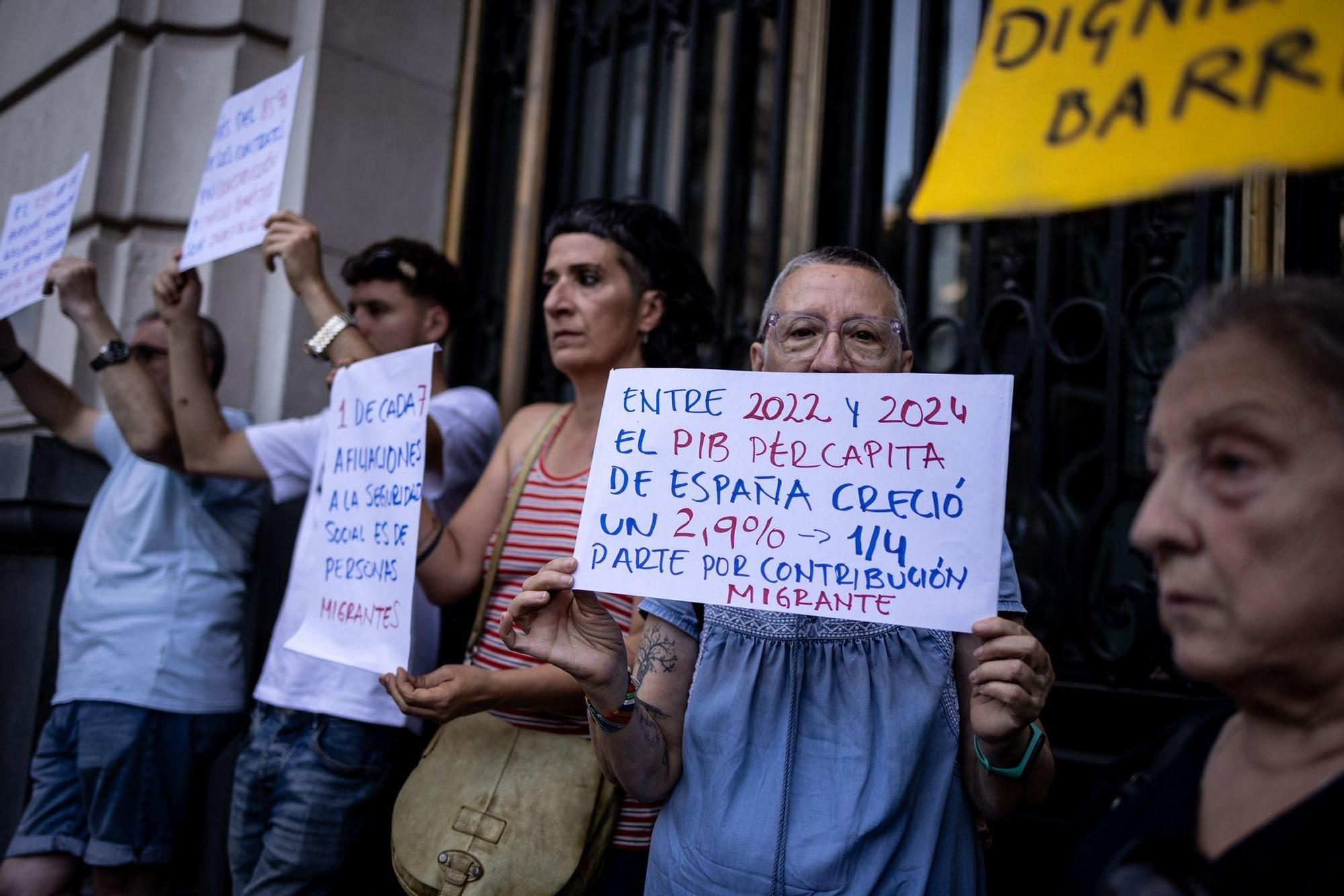 En imágenes | Manifestación en contra del racismo en Zaragoza