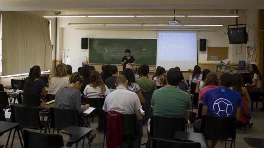 Más de la mitad de futuros universitarios ven su futuro laboral fuera de España