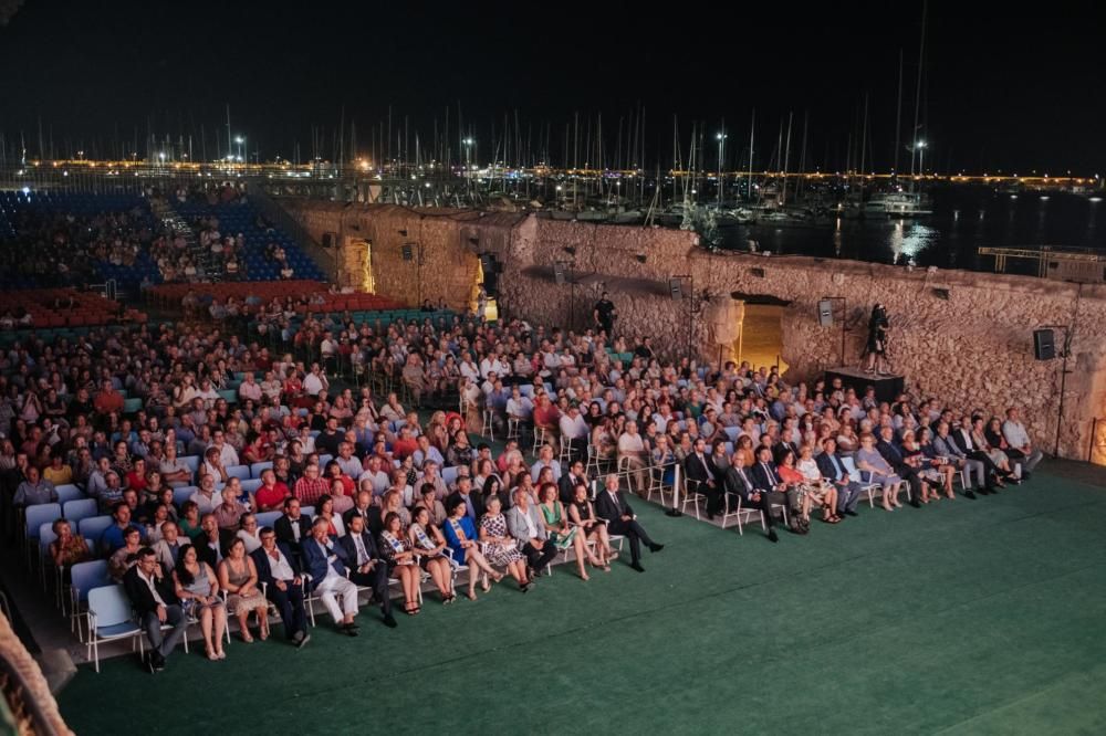 Imagen de la velada de apertura del 63º Certamen Internacional de Habaneras y Polifonía de Torrevieja con la participación del Coro Juvenil de la Escuela Coral Municipal y el Coro Voces Graves de Madr