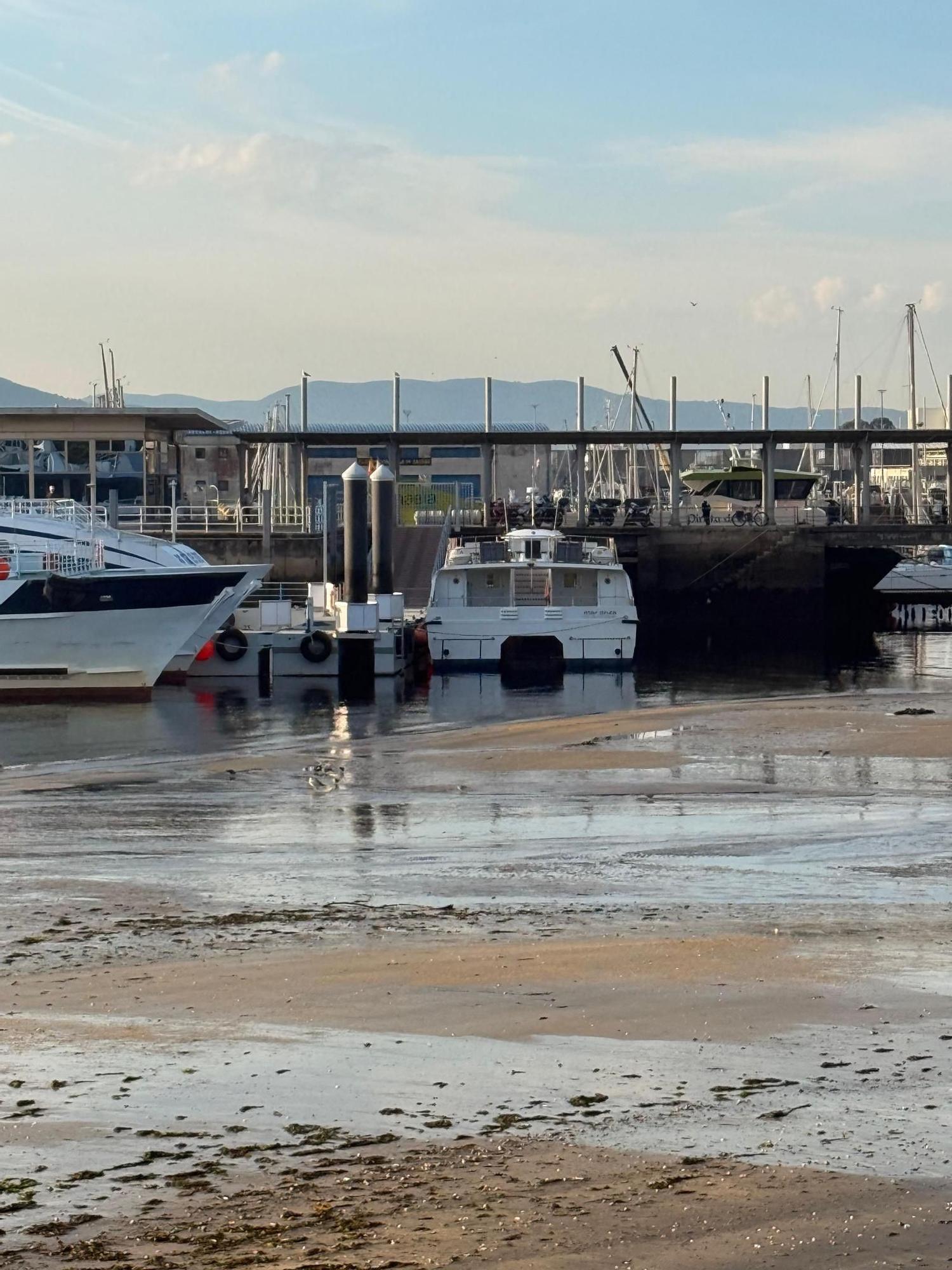 La 'Luna del cazador' vara barcos en Cangas