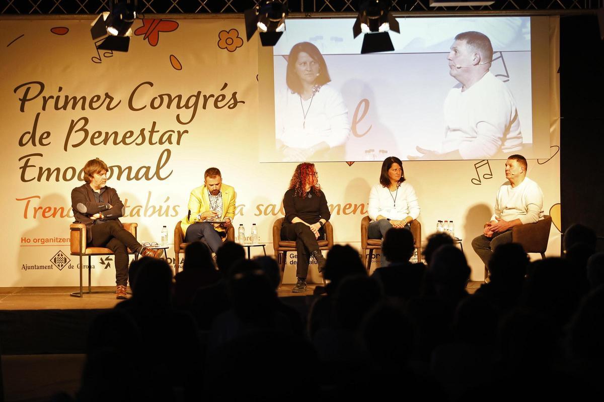Les imatges de la taula rodona sobre el suïcidi en el primer congrés de benestar emocional de Girona Les imatges de la taula rodona sobre el suïcidi en el primer congrés de benestar emocional de Girona
